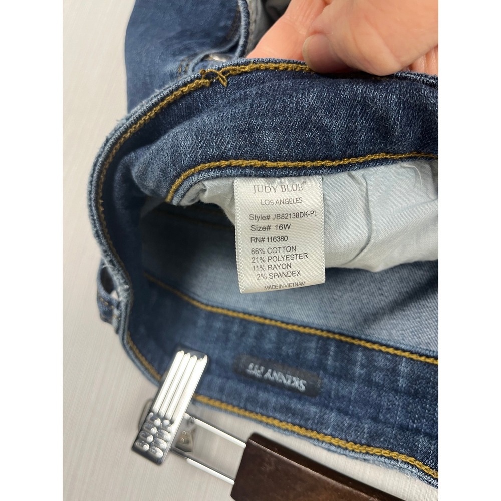 Judy Blue Skinny Fit Jeans 16W Blue Distressed Raw Hem Casual Lived In - Picture 6 of 11